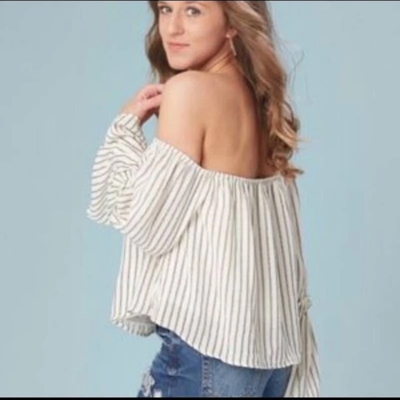 Off the shoulder top - Picture 2 of 11